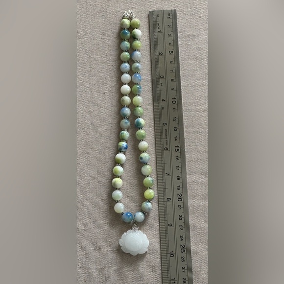 20 inch Jade and Chalcedony bead necklace NWOT - Picture 8 of 10